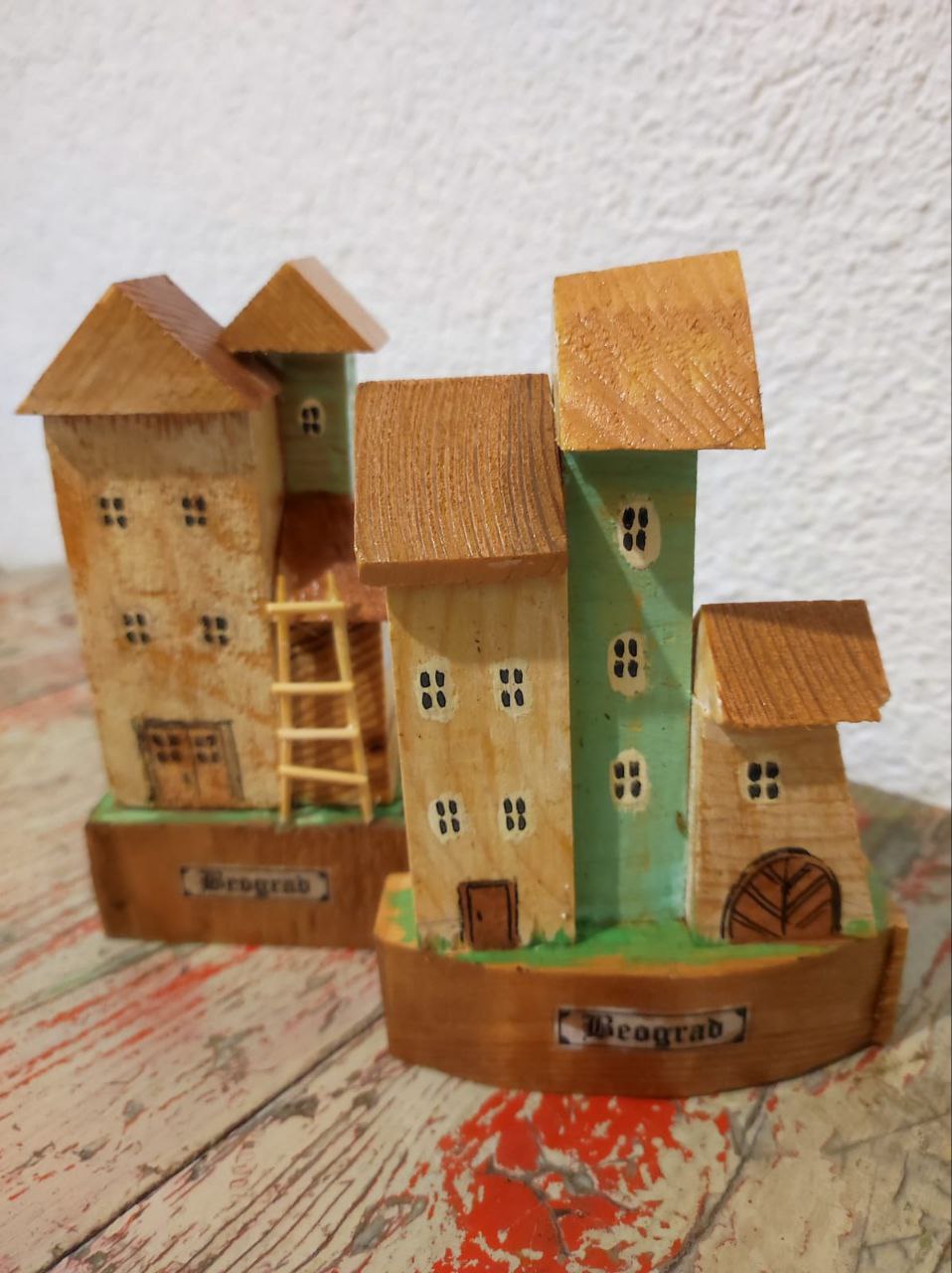 Сувенирные домики из дерева photo 5