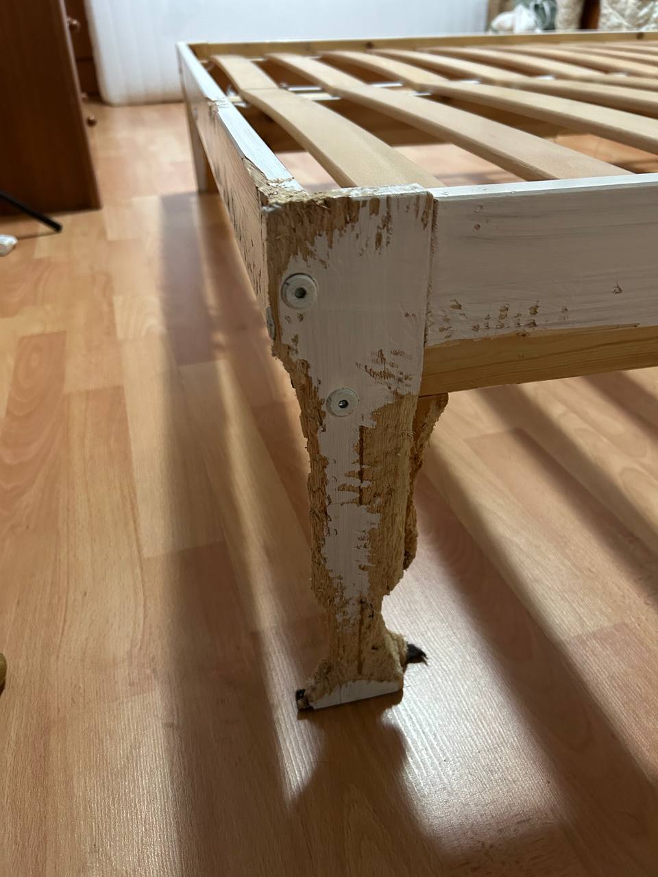 bed frame photo 3
