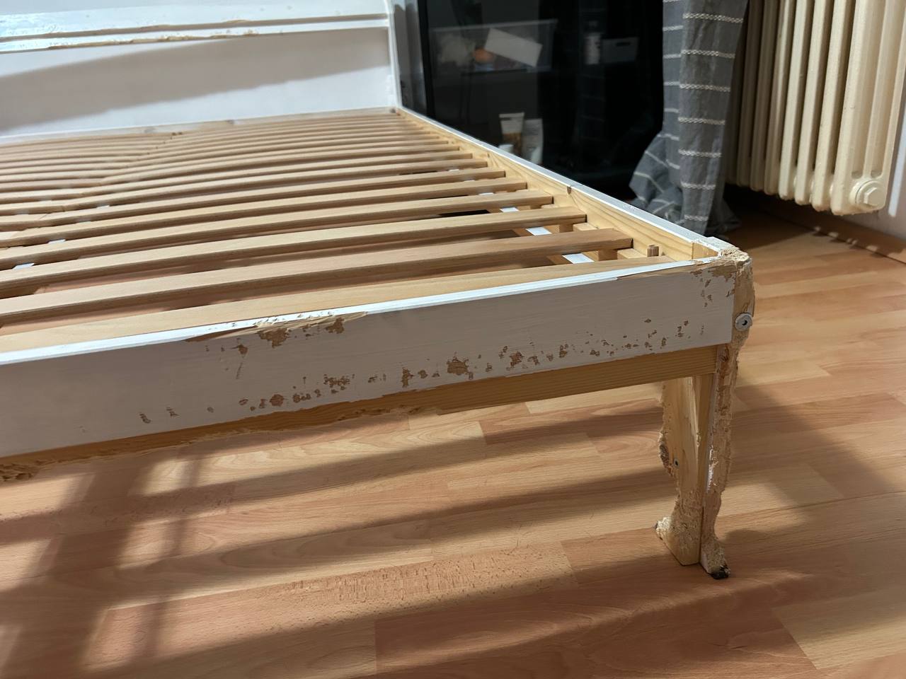 bed frame photo 4