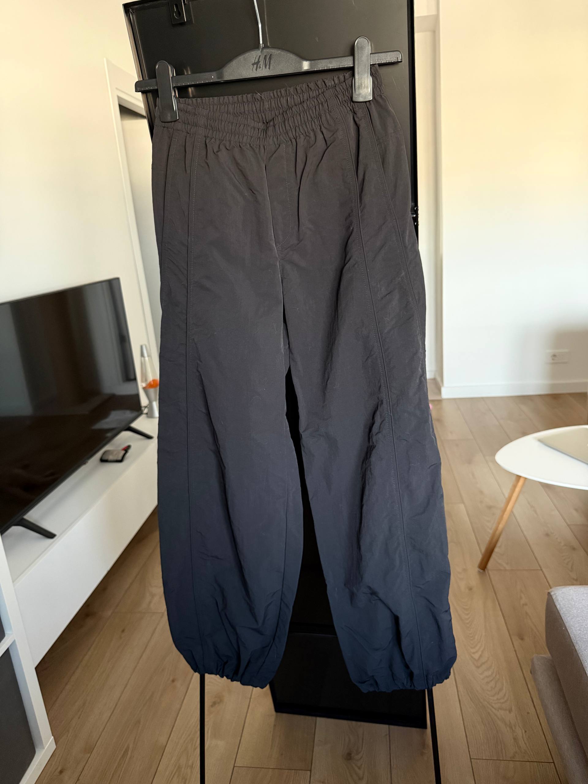 Uniqlo hlače