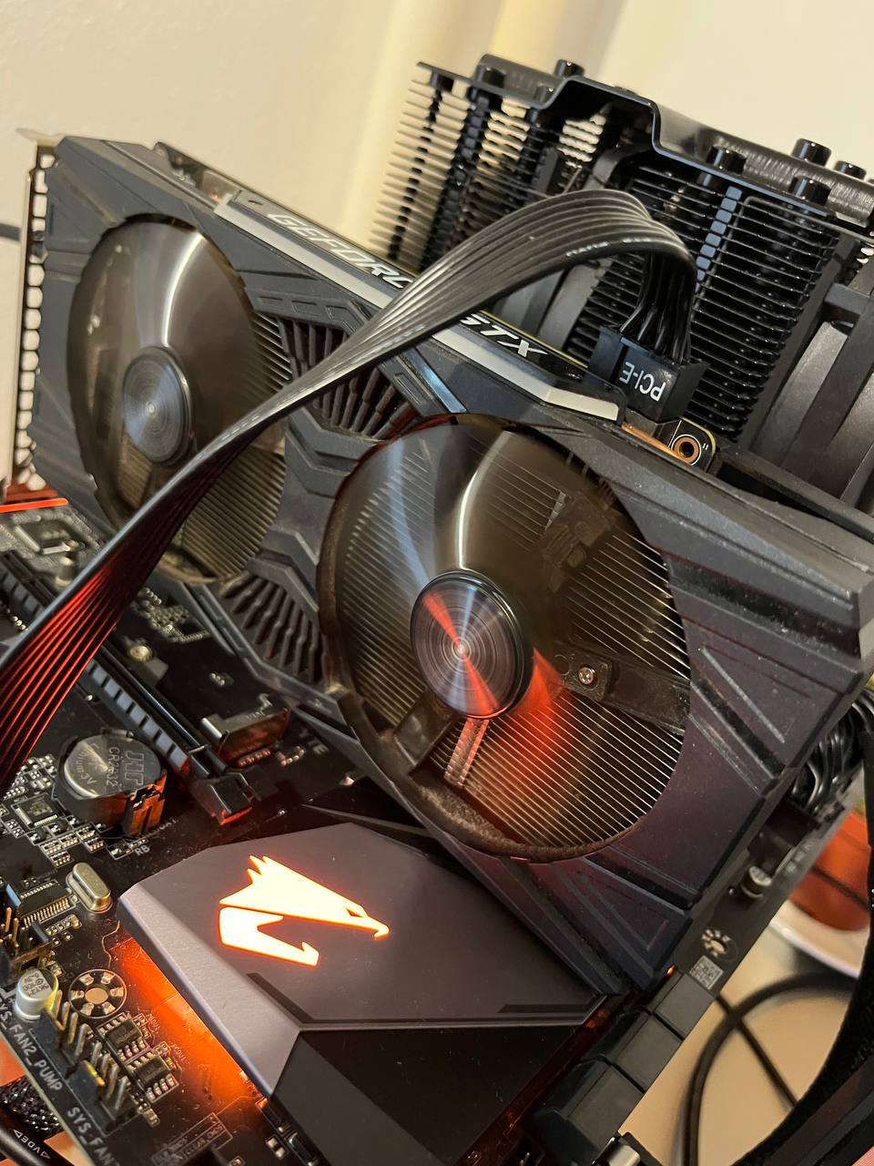 видеокарту Gainward Ghost GTX 1660 SUPER 6 GB