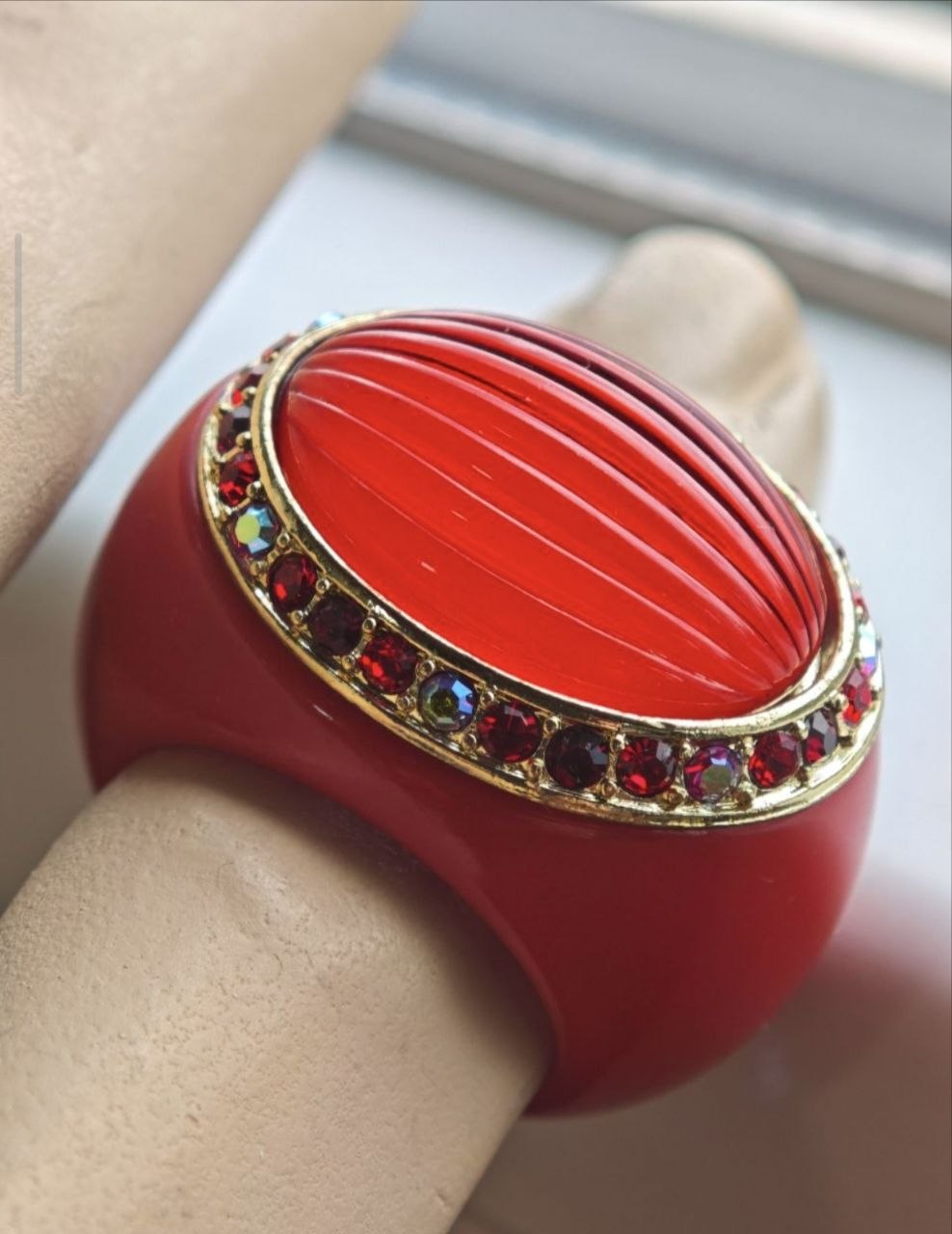 Prstena sa emajlom kluzona