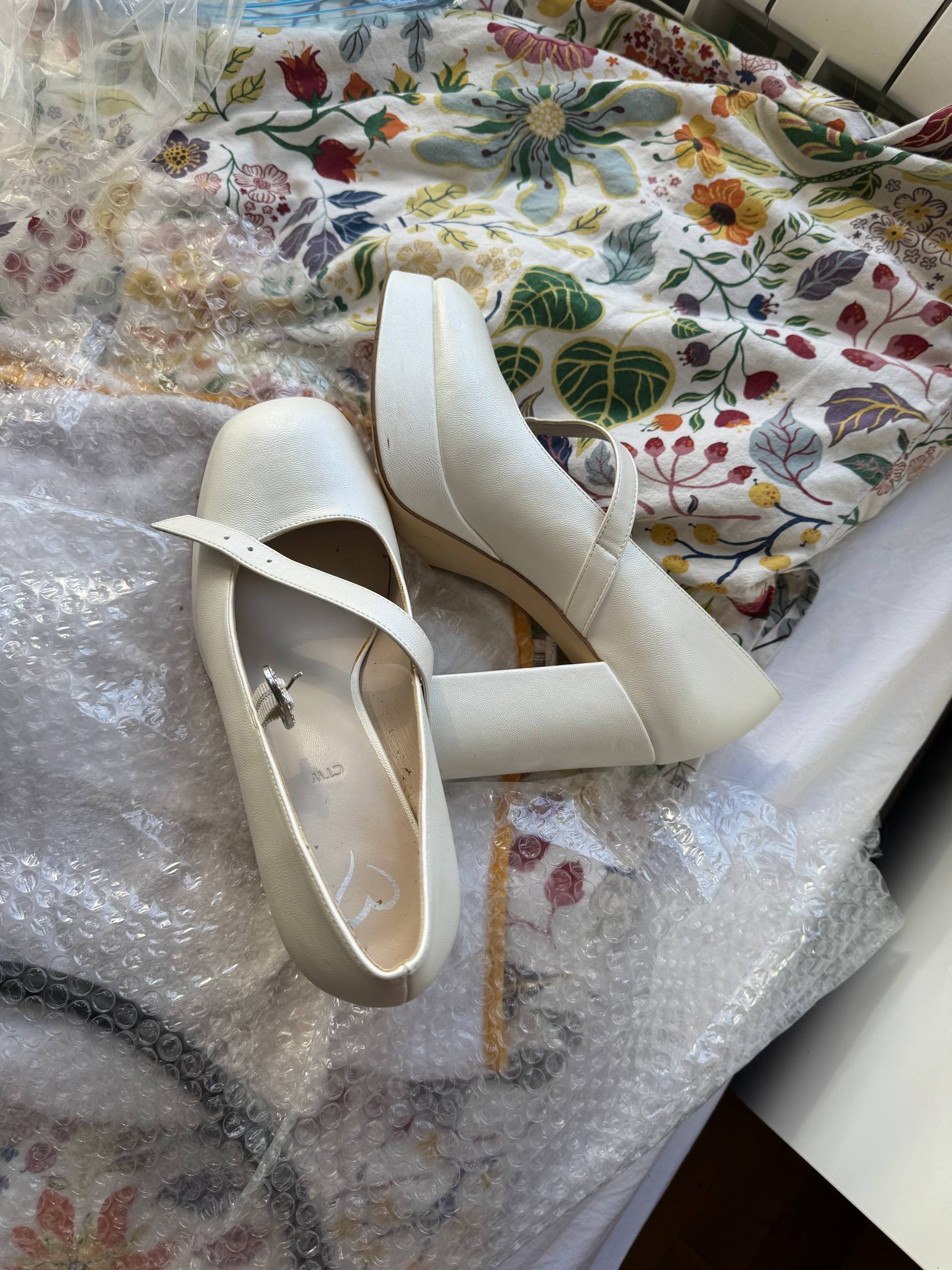 Shoes photo 2