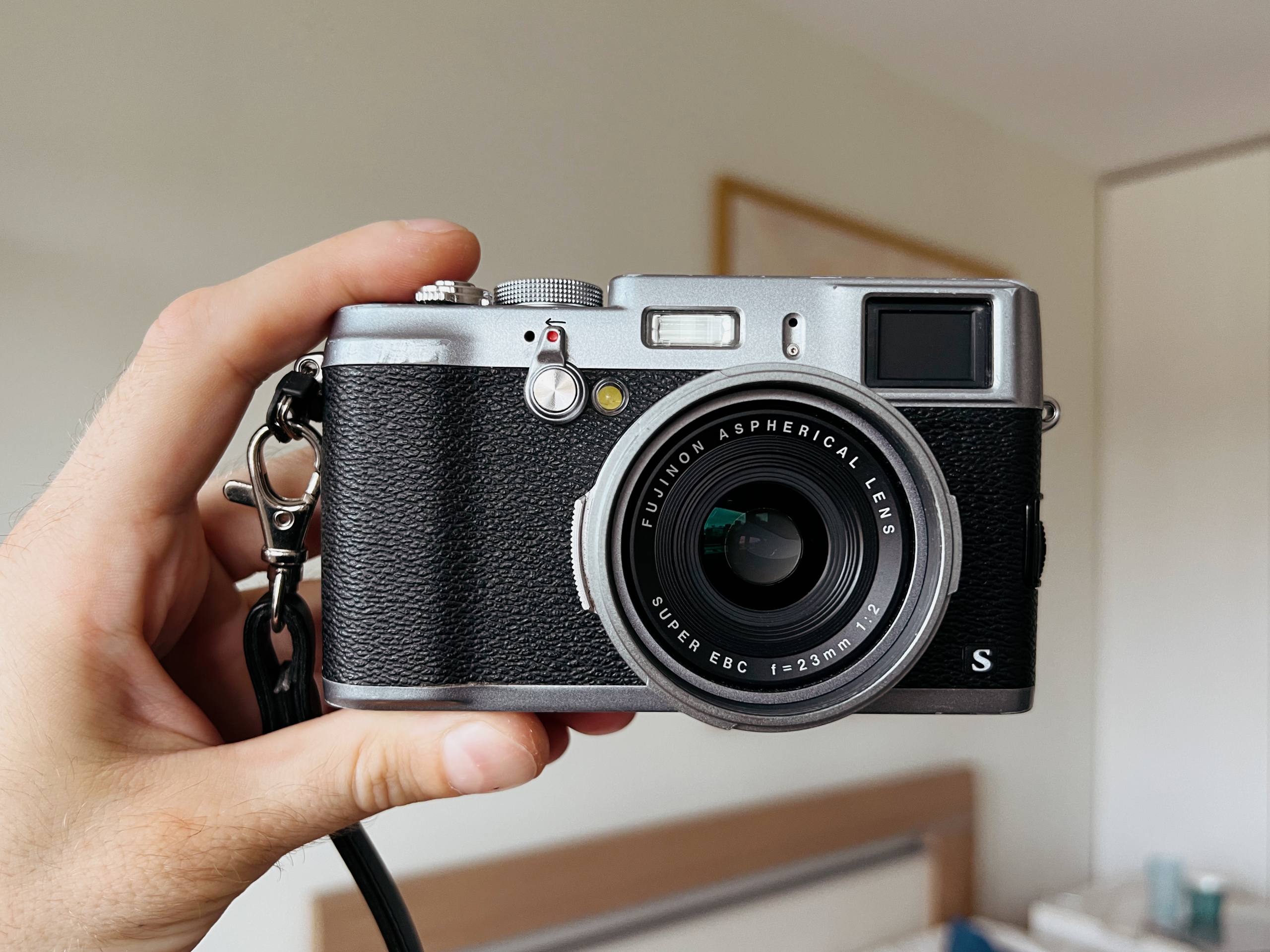 Fujifilm X100S photo 2