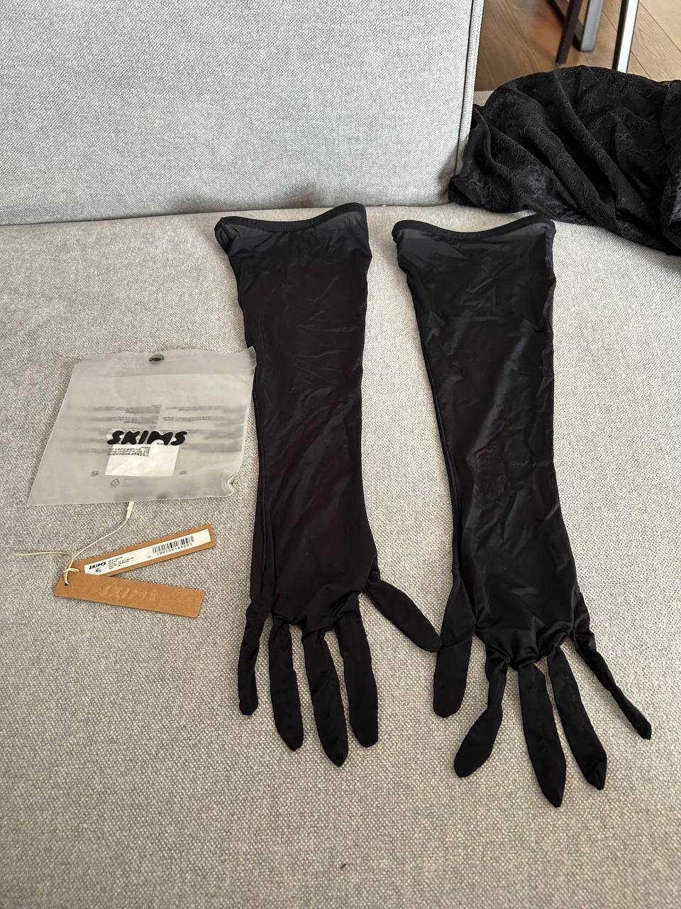SKIMS gloves