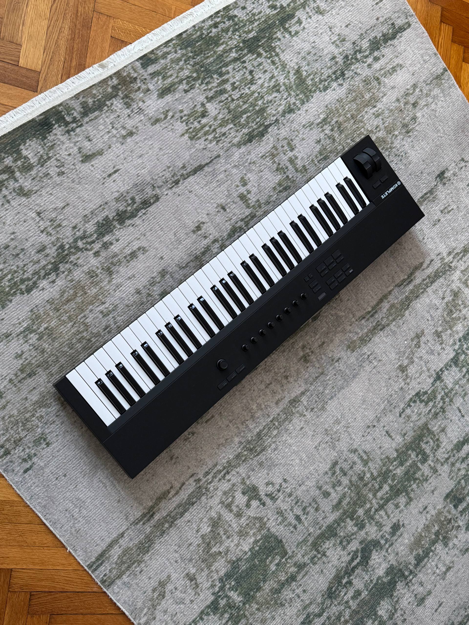 MIDI клавијатура NATIVE INSTRUMENTS KOMPLETE KONTROL A61