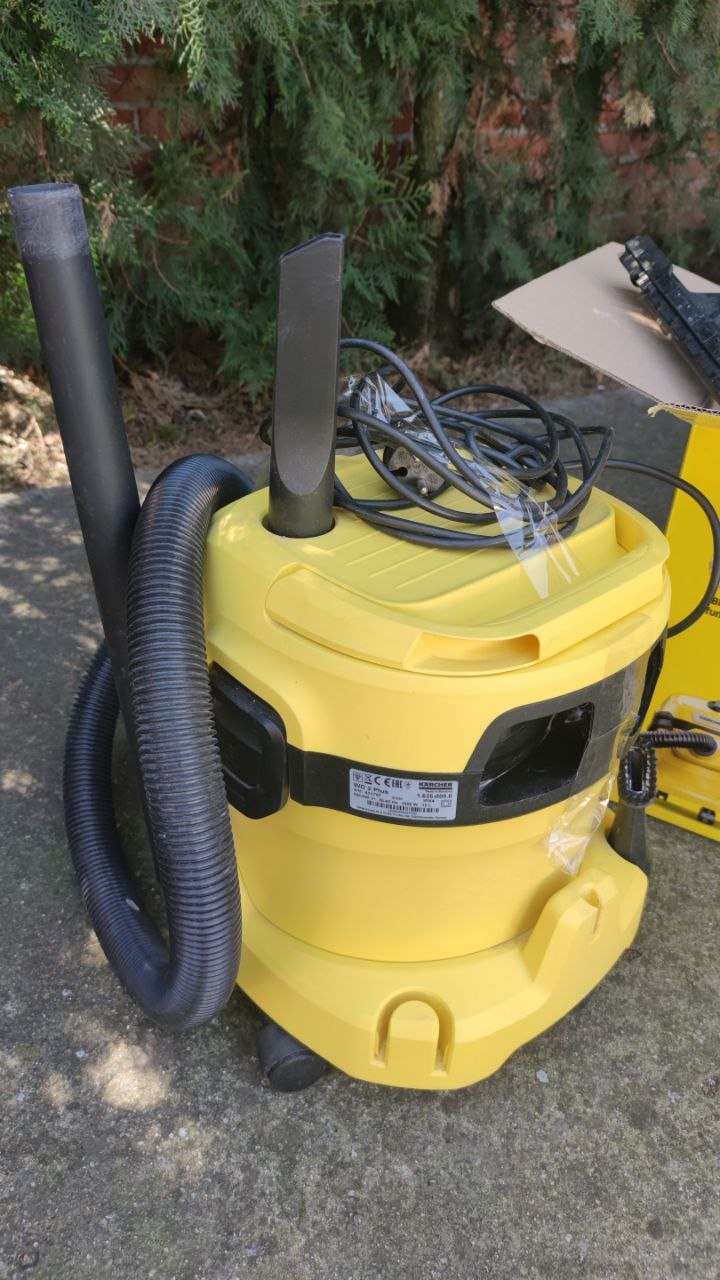 Пылесос KARCHER WD2 PLUS и комплект смен ных мешков photo 2
