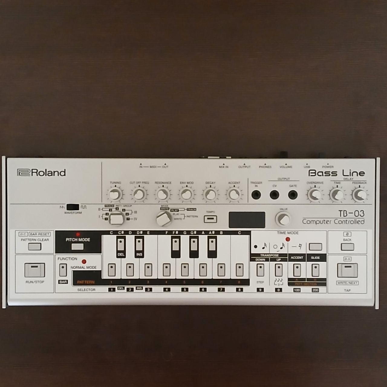 синтезатор Roland TB-03 photo 2