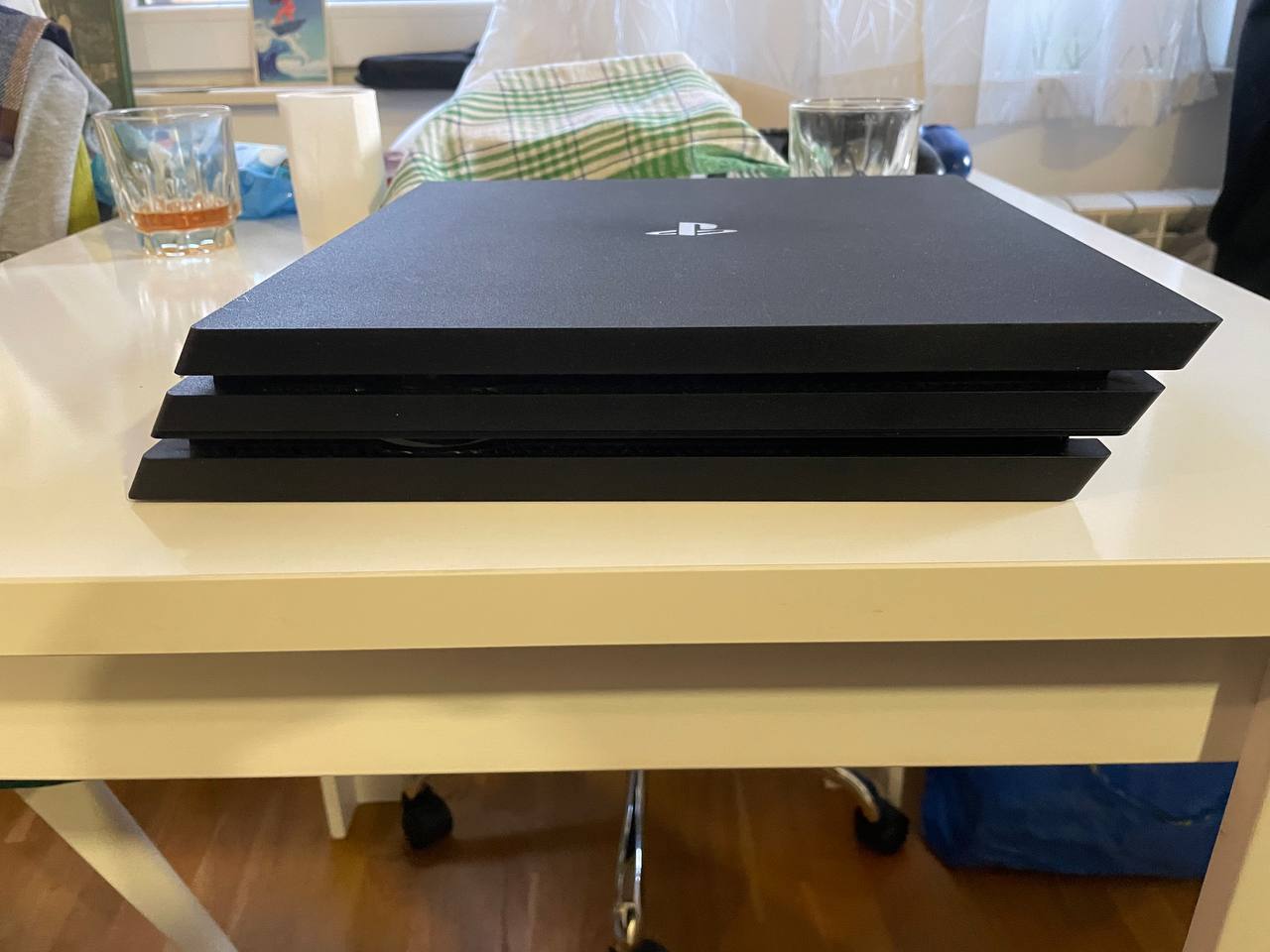 PlayStation 4 photo 2