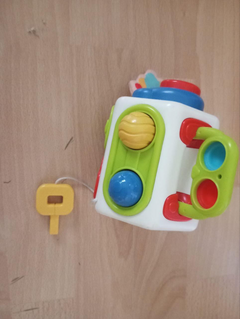 Бизи куб бизи играчка