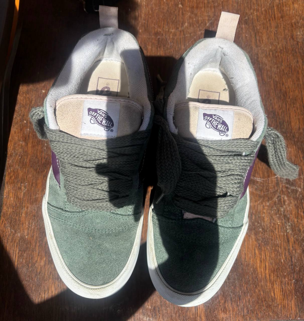 Vans Knu School