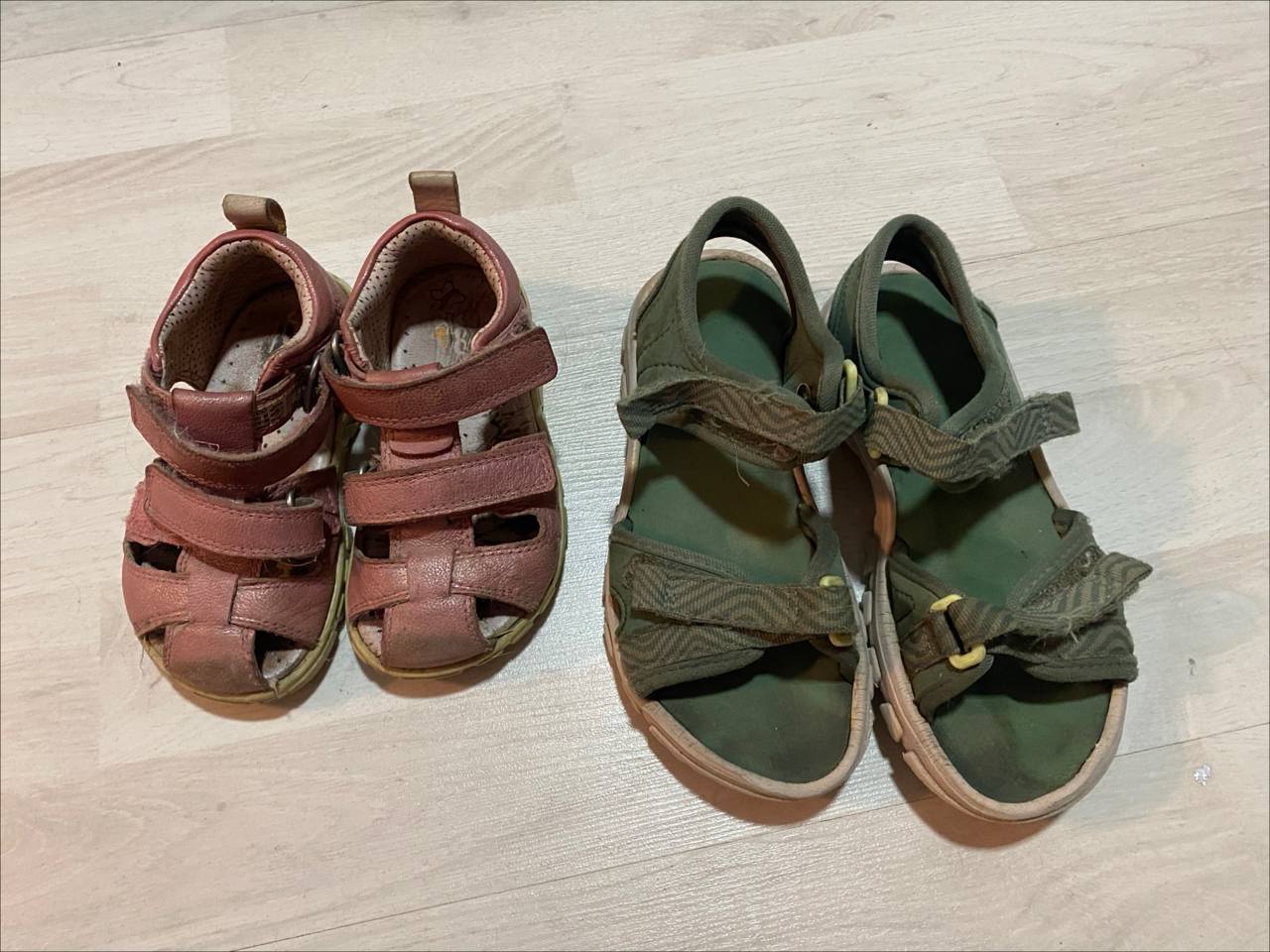 Children's shoes photo 3