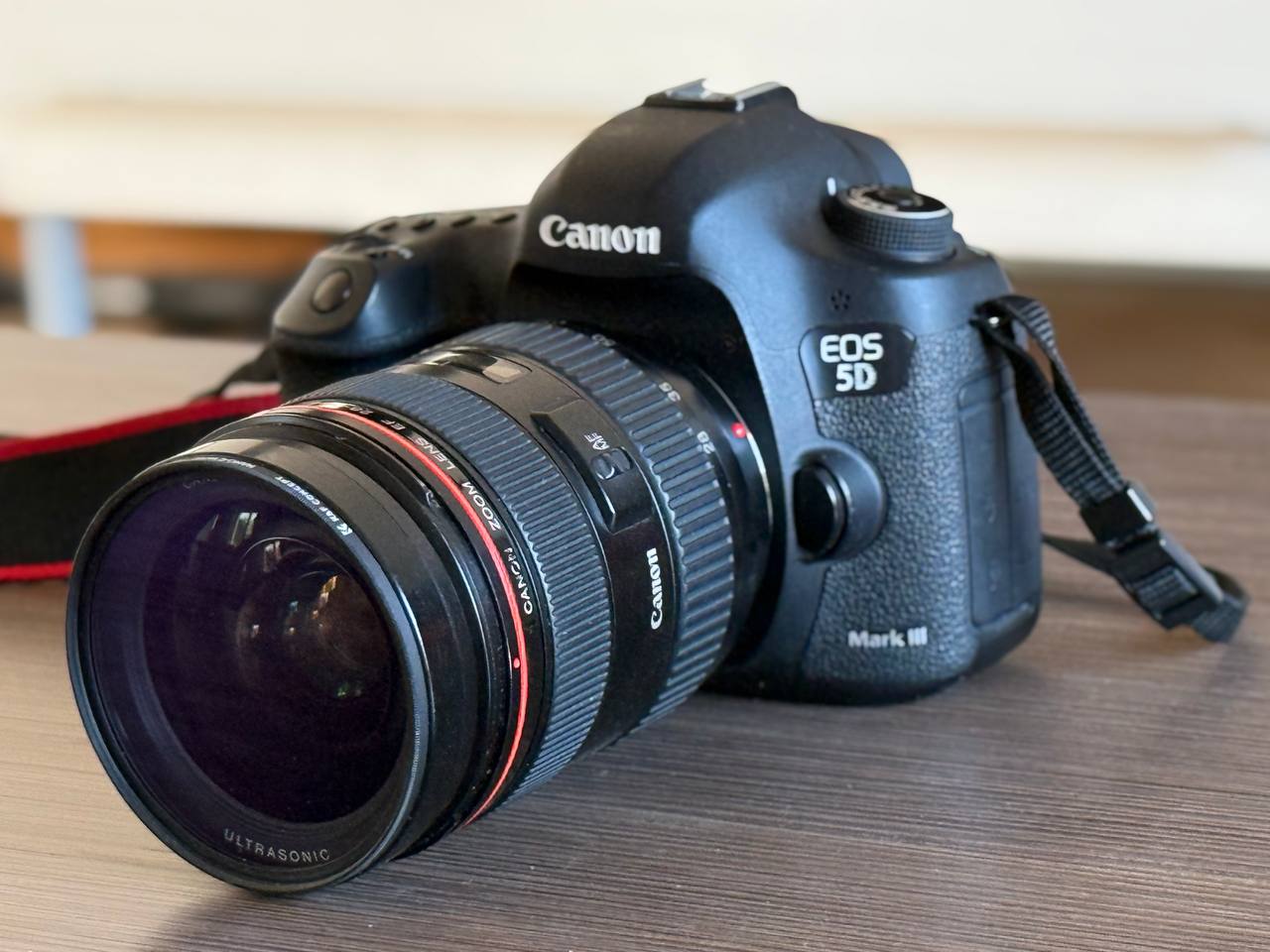 Canon 5D Mark III photo 2