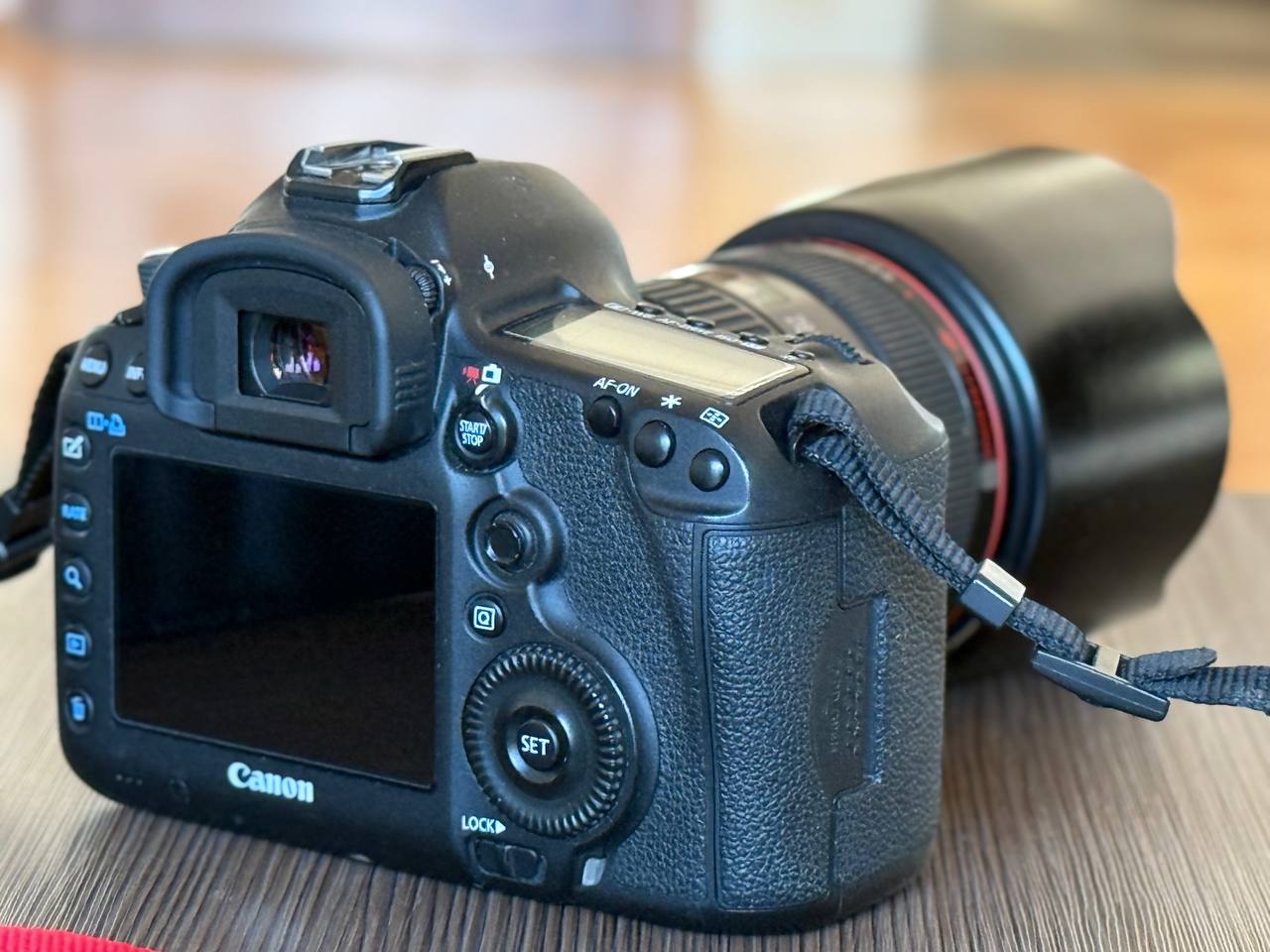 Canon 5D Mark III photo 3