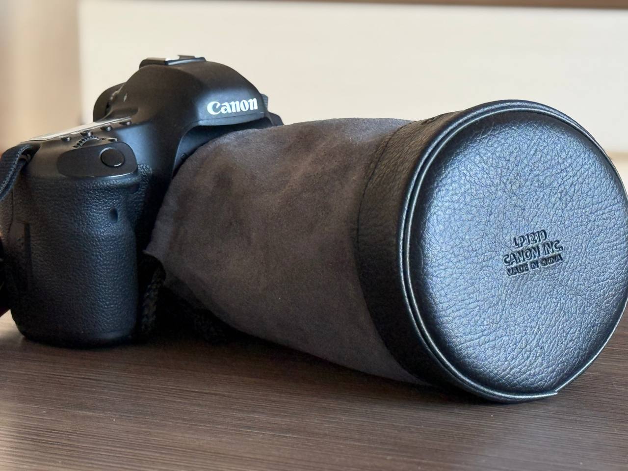 Canon 5D Mark III photo 4