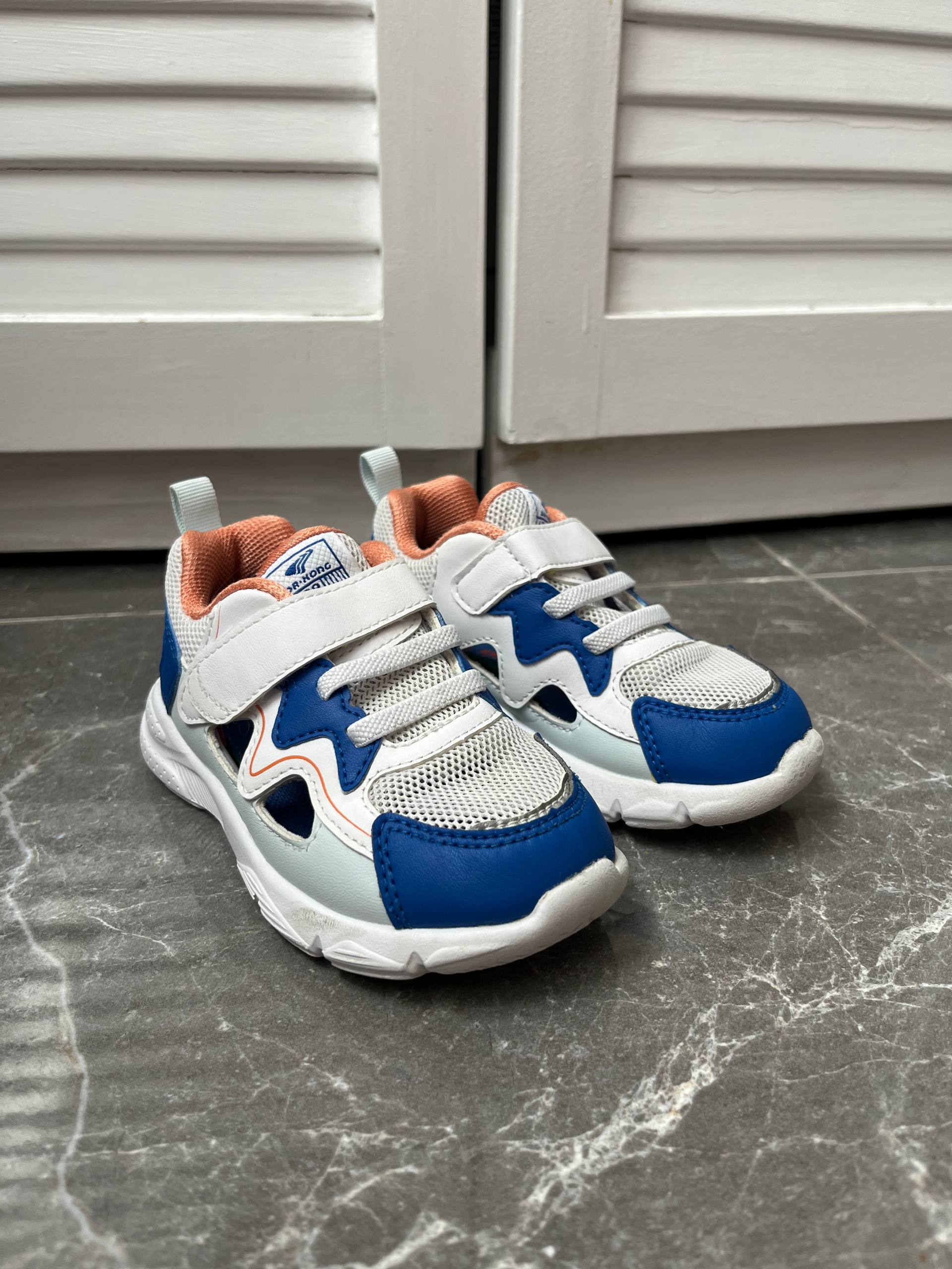 dr.kong sneakers