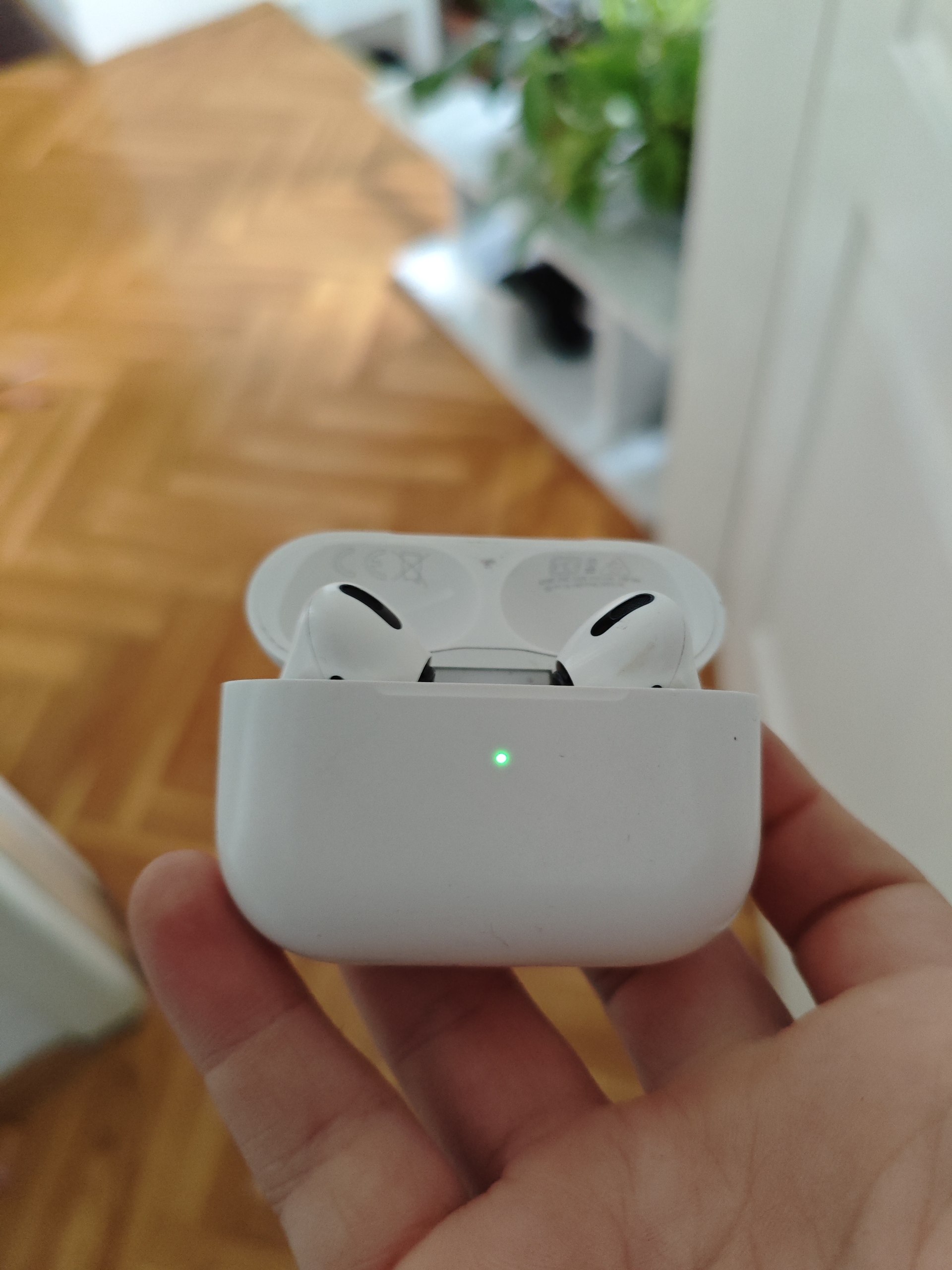 Kuhinica za AirPods Pro