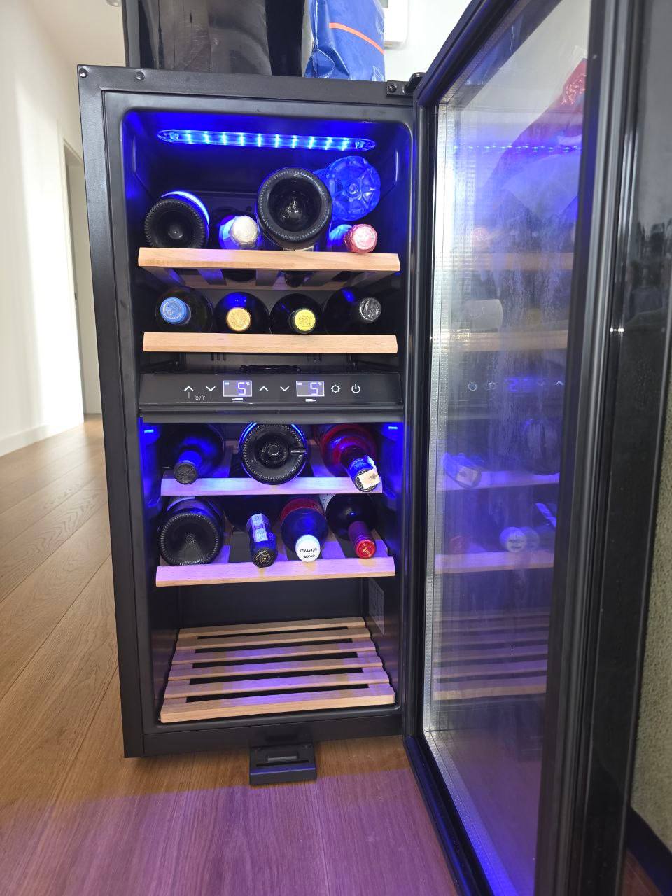 Wine refrigerator photo 2
