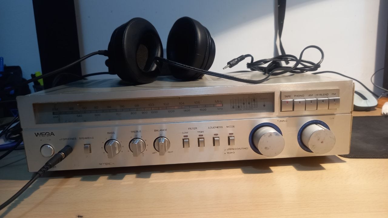 Wega stereo receiver