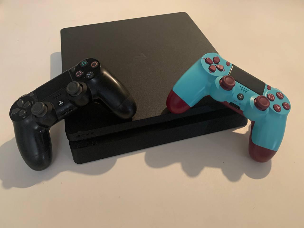 PlayStation 4 Slim photo 2