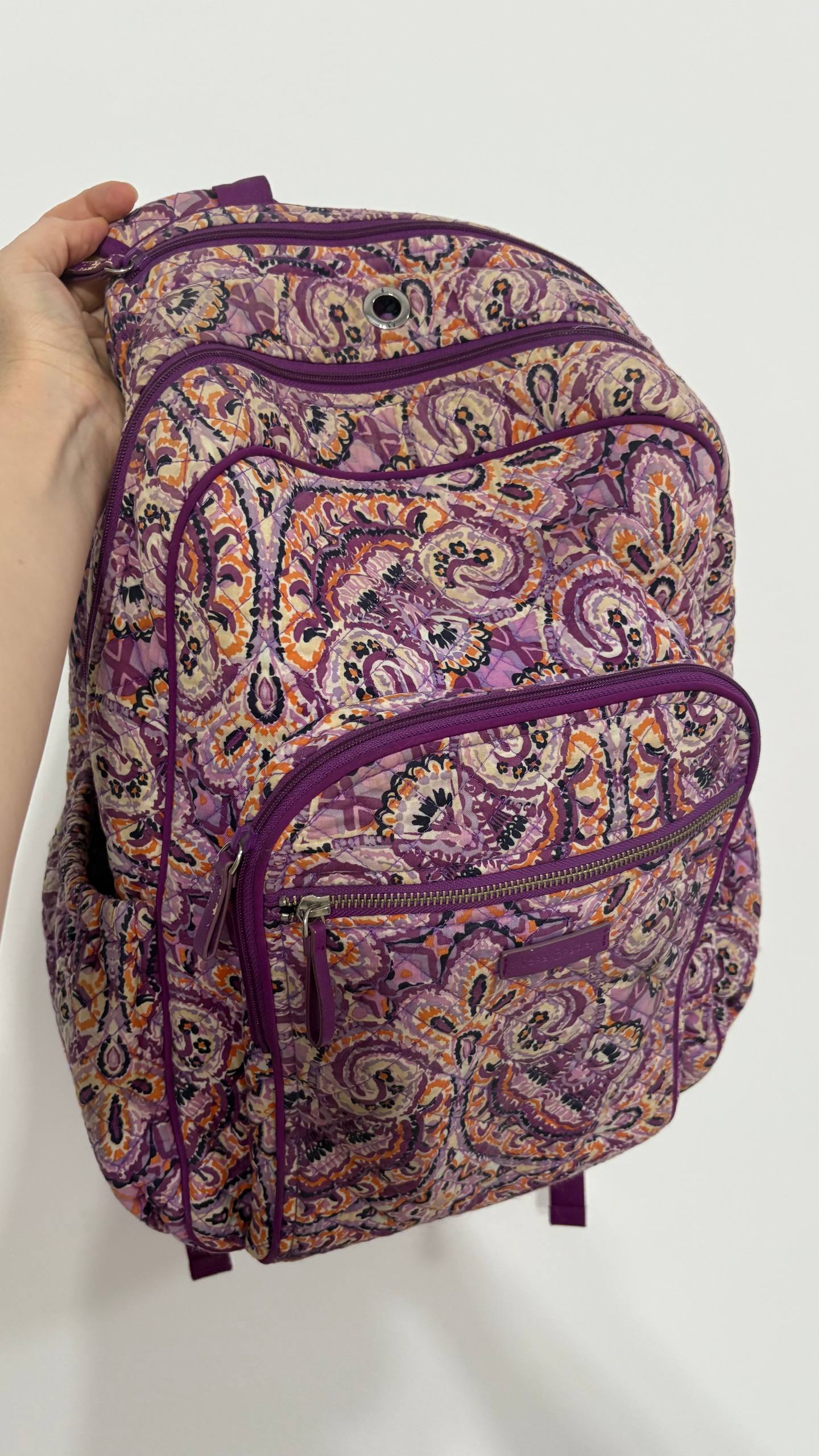Велика рана Vera Bradley за руке