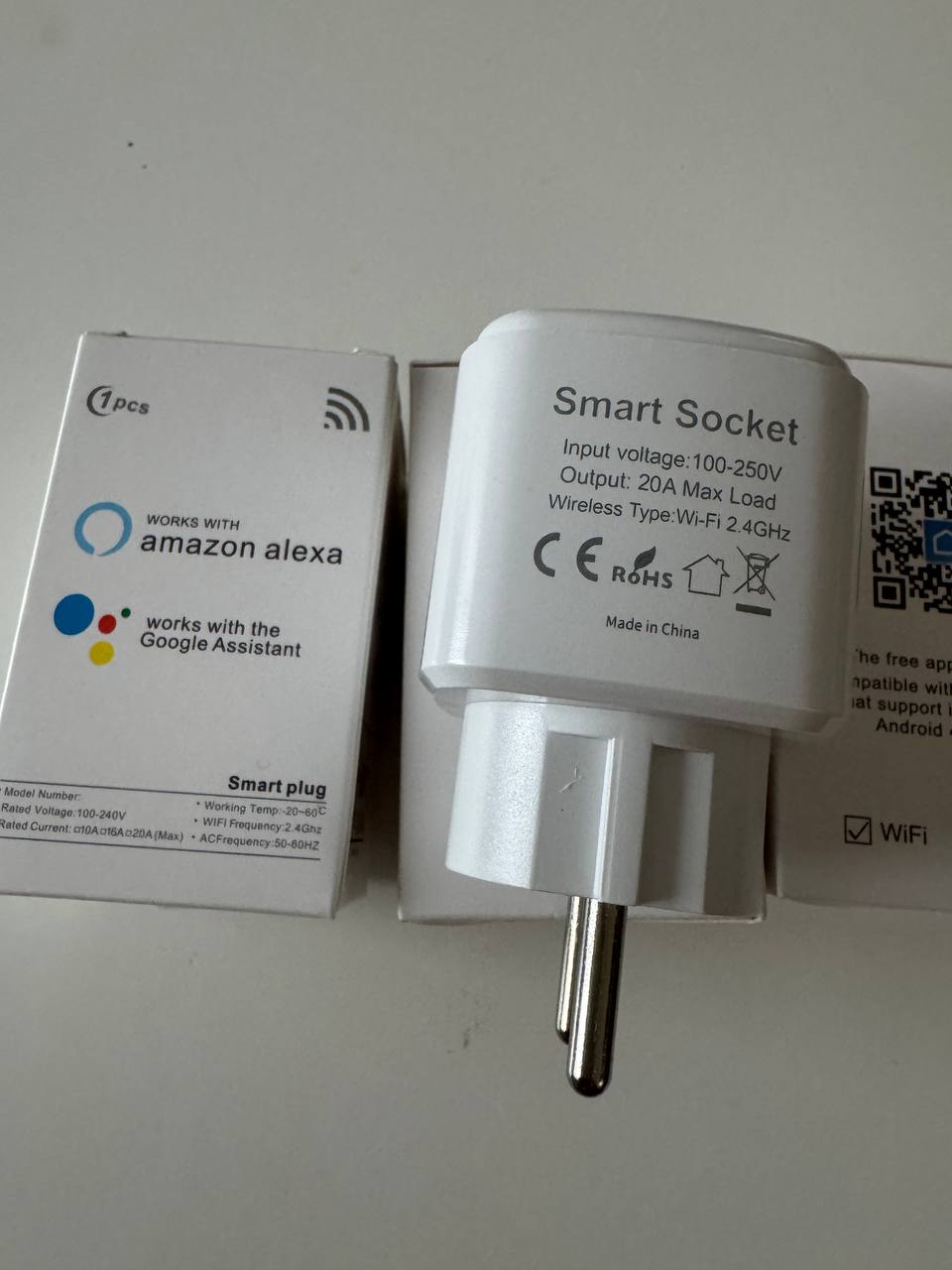 Smart plug photo 2