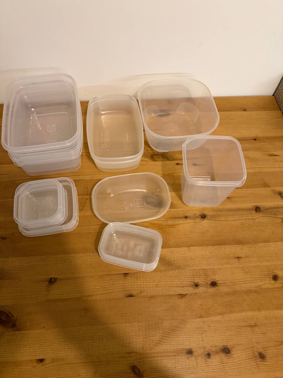 plastic containers photo 2