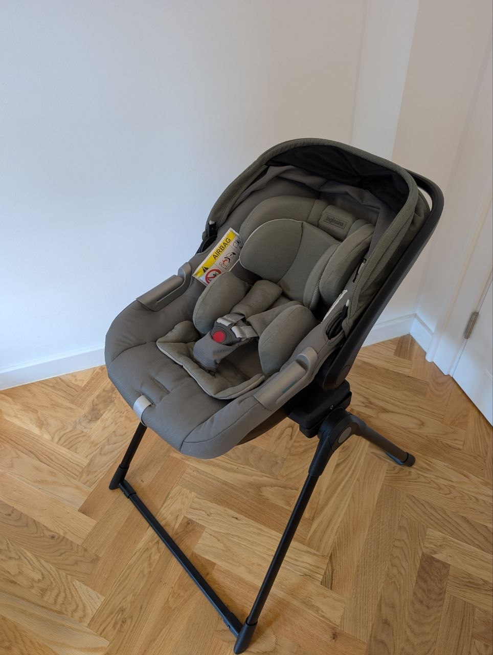 Inglesina Darwin i-size car seat photo 3