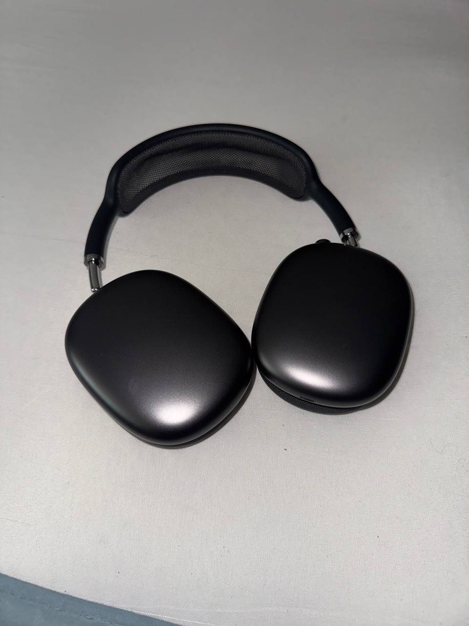 AirPods Max Lightning photo 2