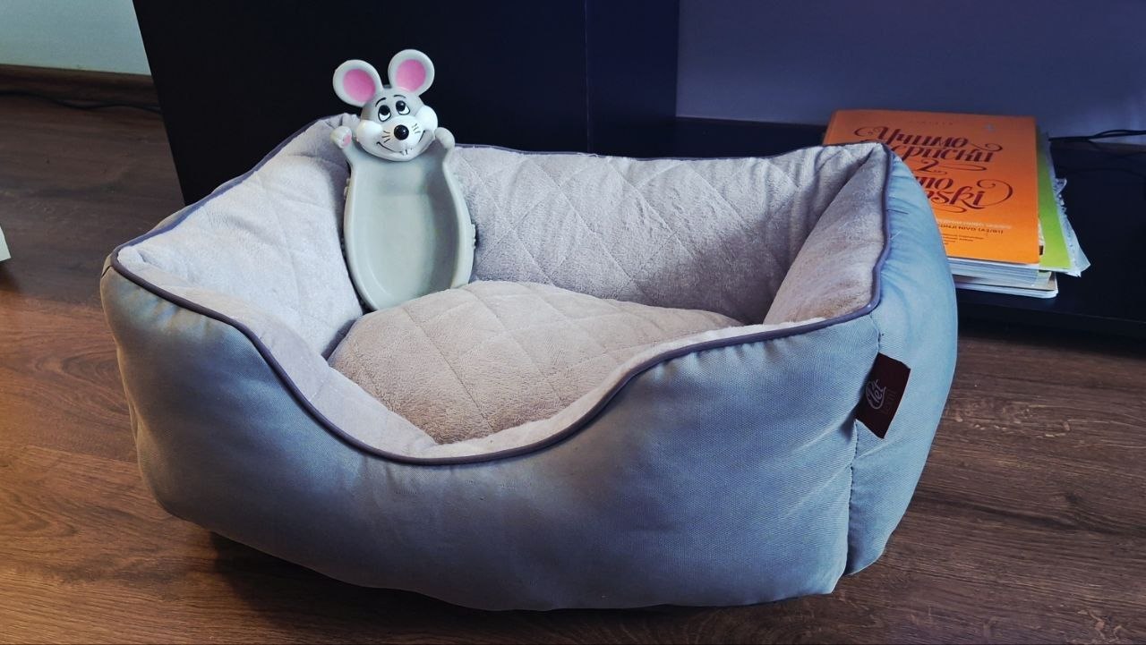 Лежанка для кота