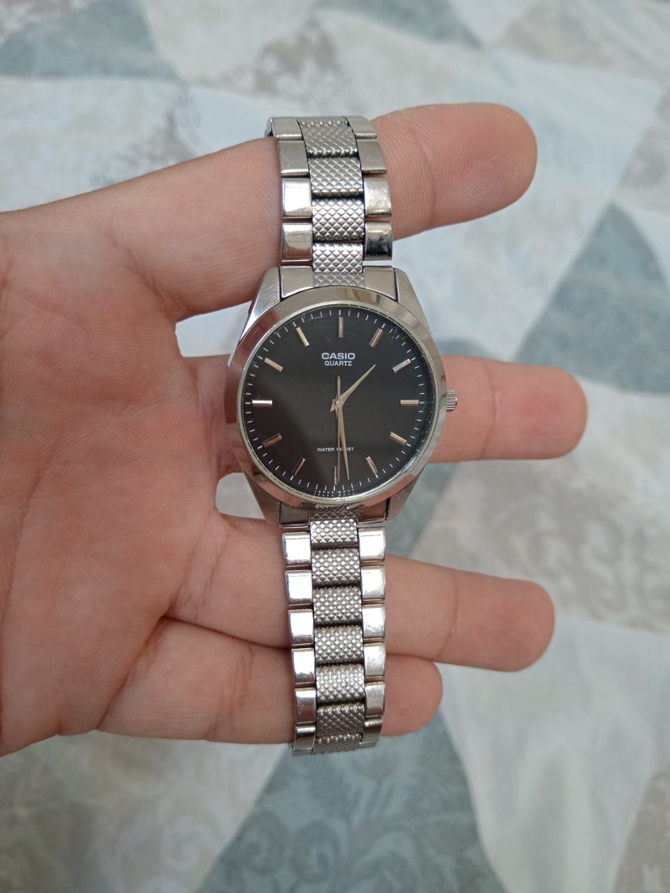 Casio Quartz minimalistic
