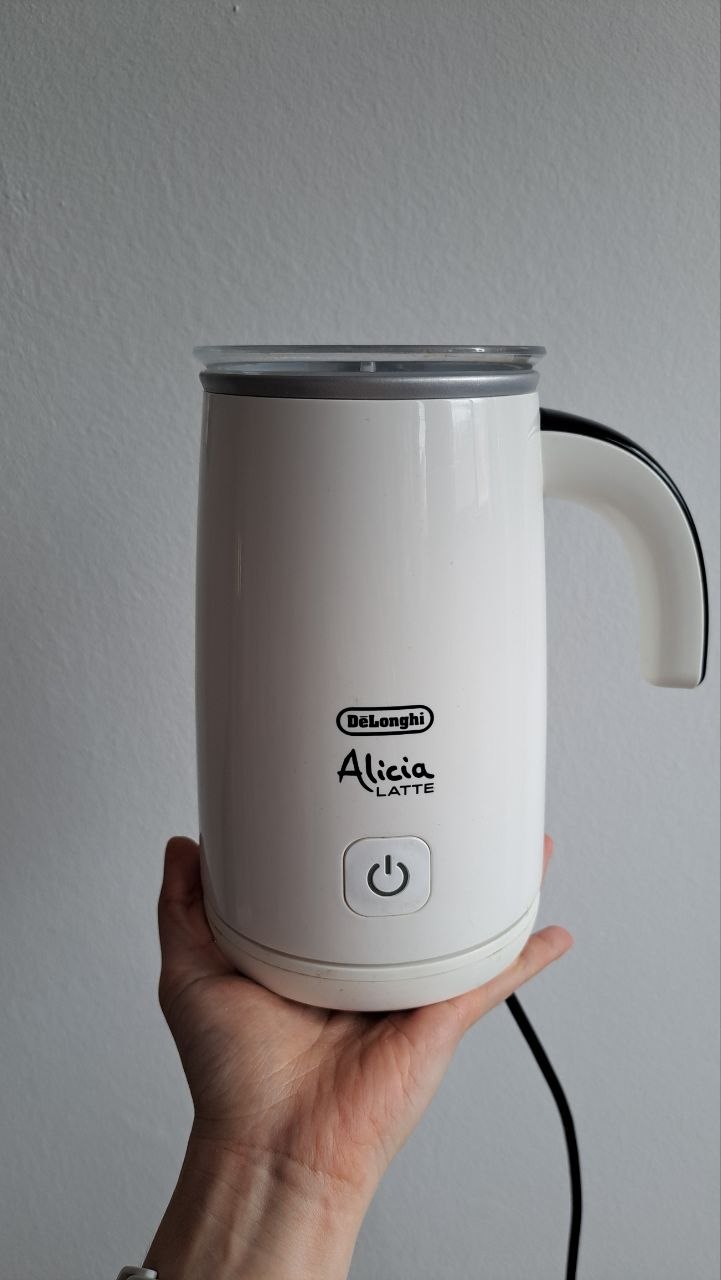 Delonghi Alicia Cappuccino Maker