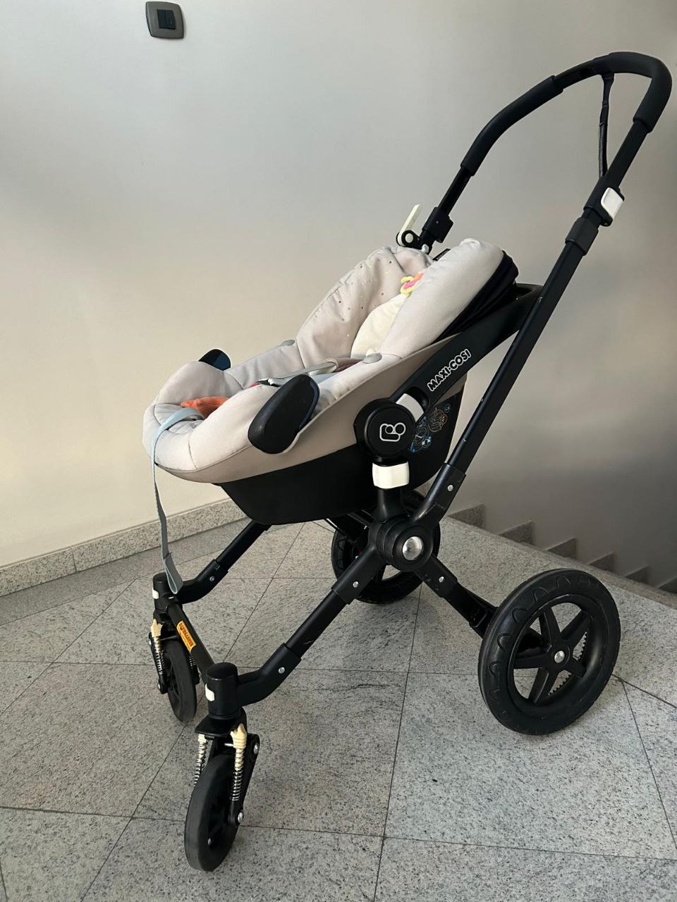 Šetacica Bugaboo i automobilska seda Maxi Cosi Pebble perlica photo 4