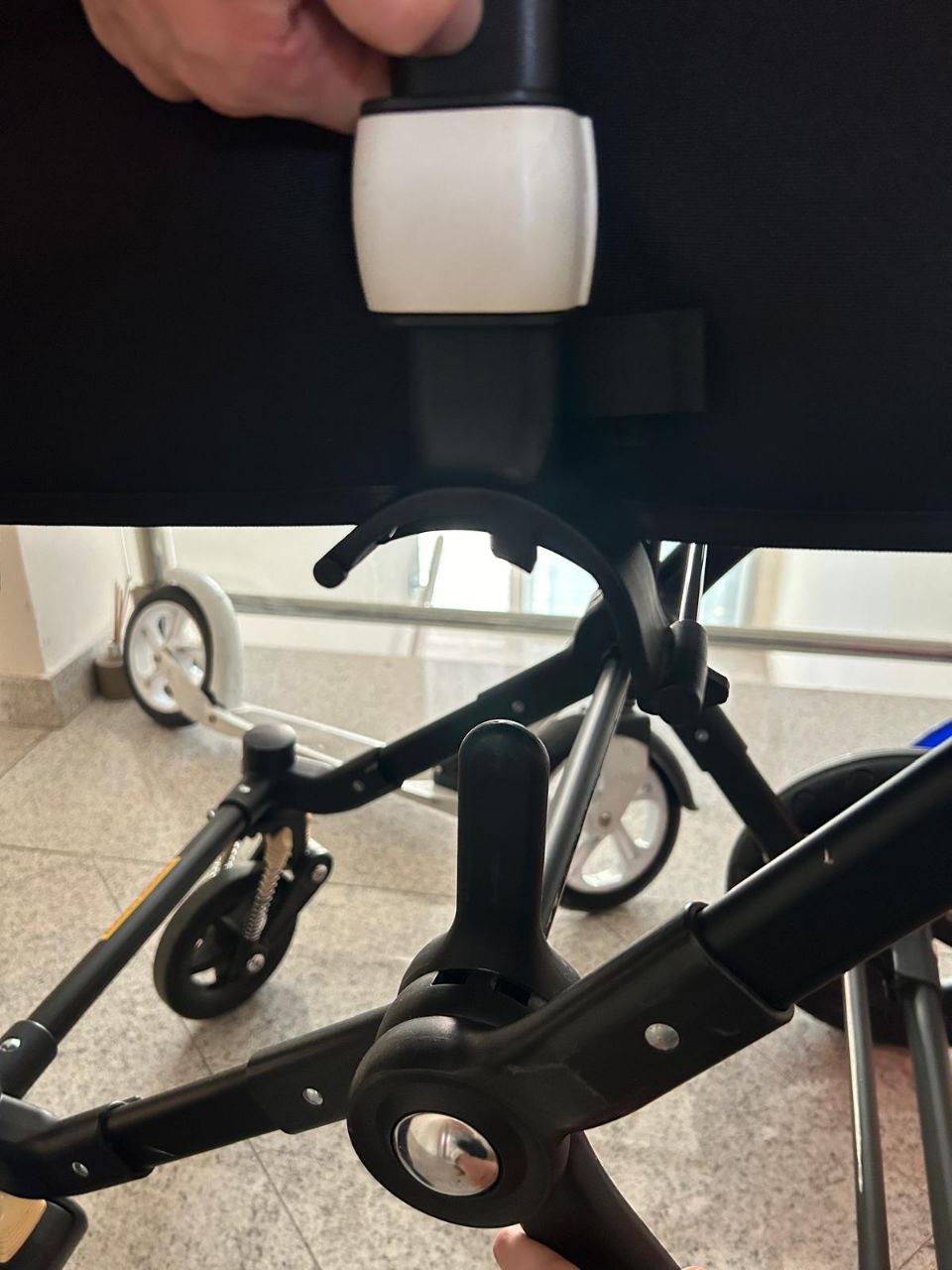 Šetacica Bugaboo i automobilska seda Maxi Cosi Pebble perlica photo 7