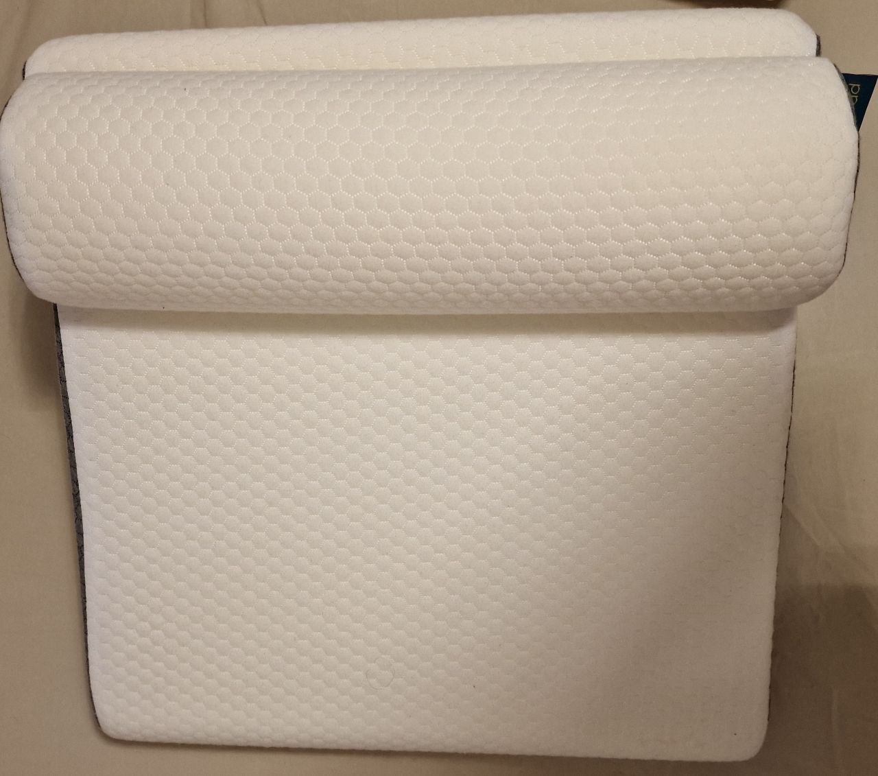 pillow with a handle for sleeping on your stomach photo 4