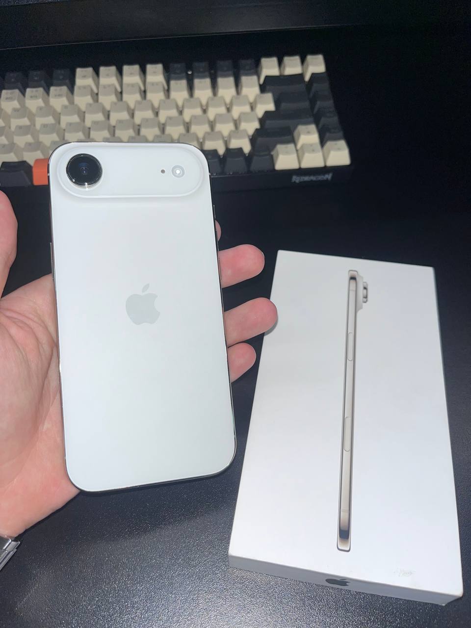 iPhone 17 Air Gold 256gb photo 2