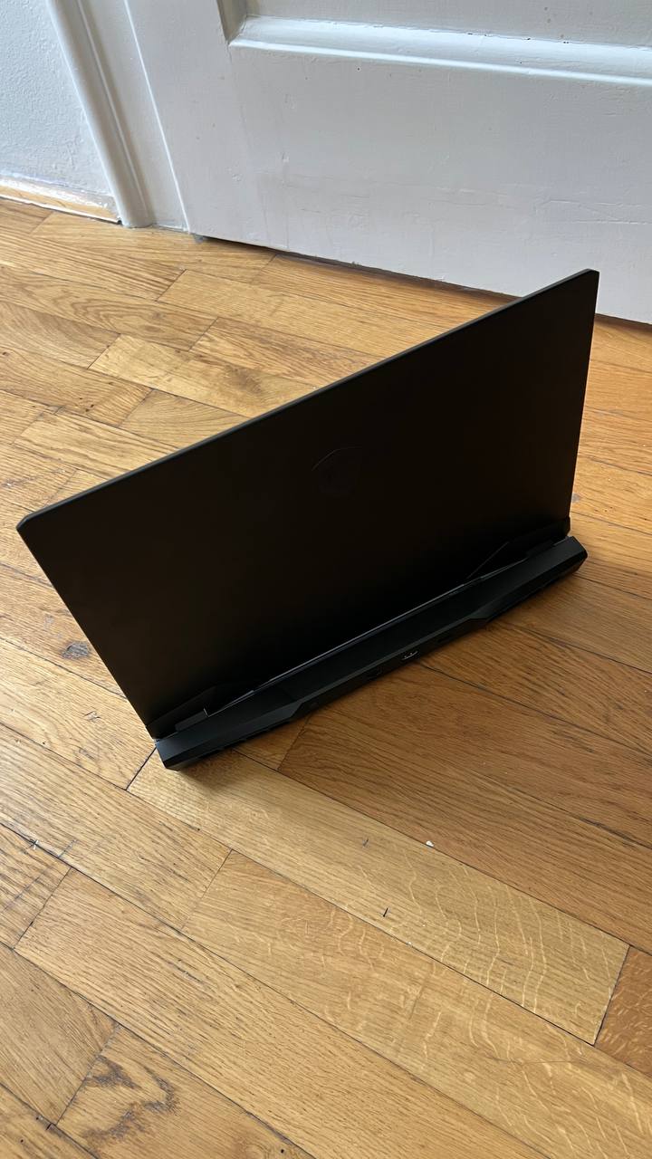 MSI Vector GP66 12UGS photo 2