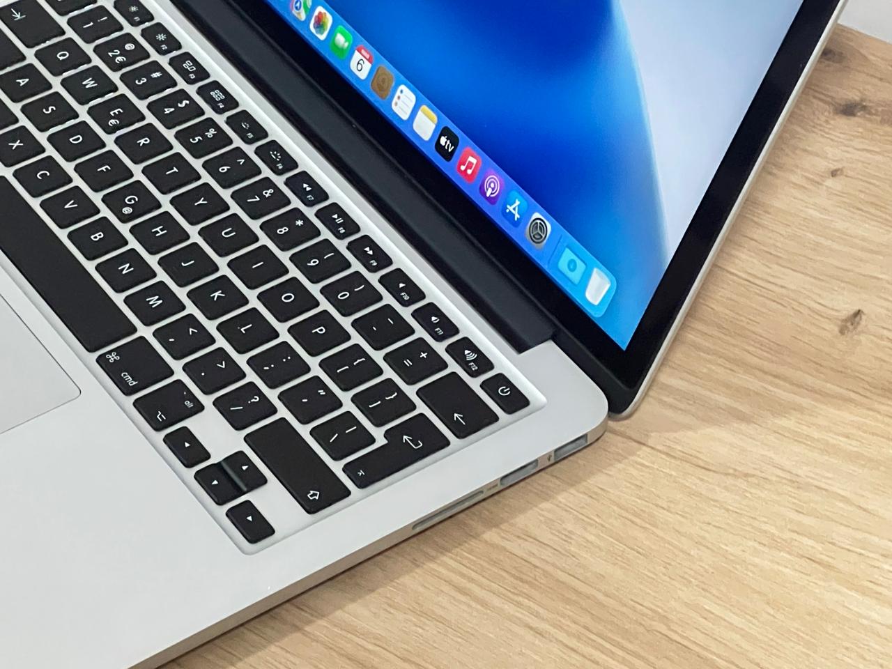 Apple MacBook Pro photo 3