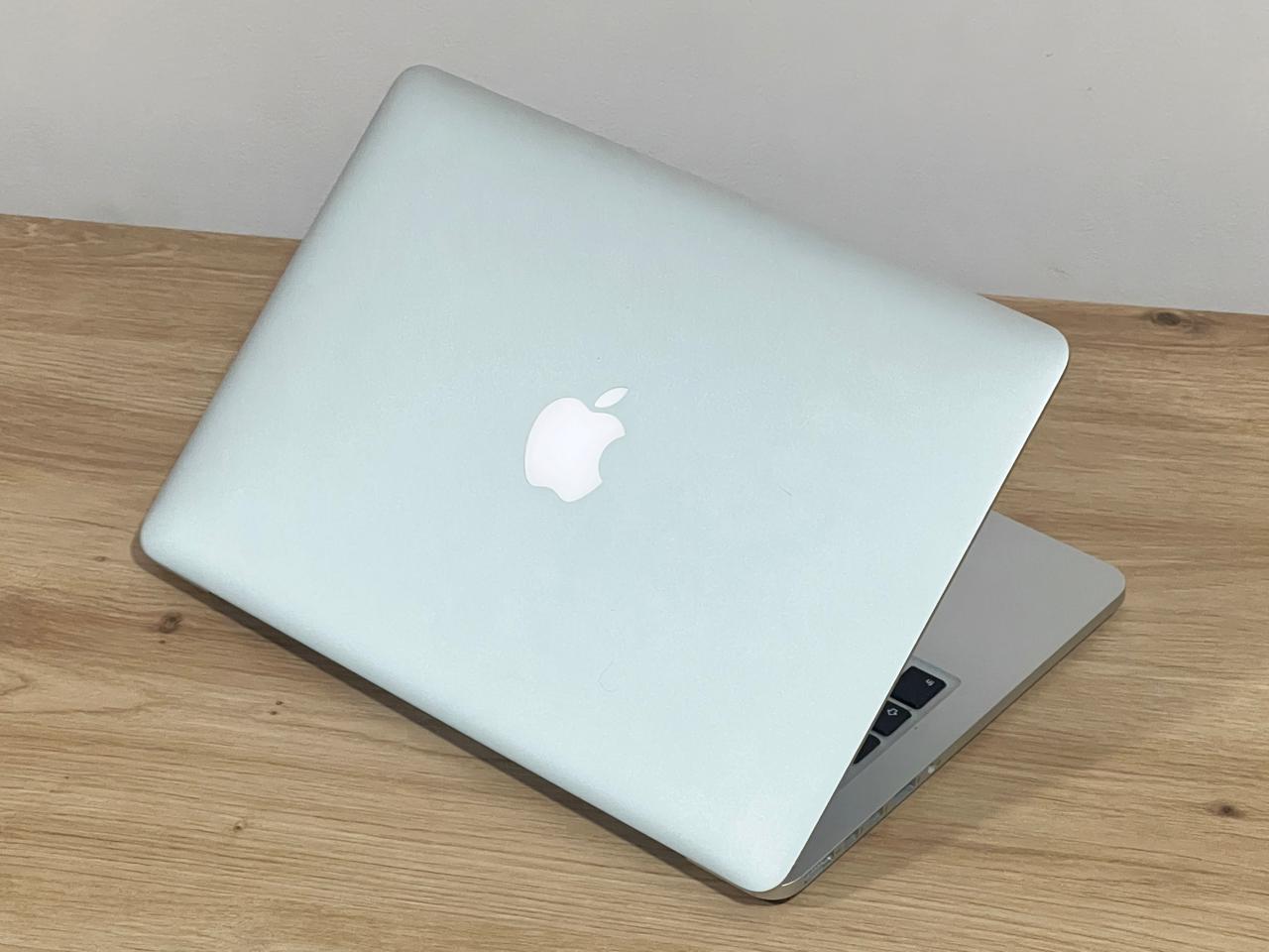Apple MacBook Pro photo 6