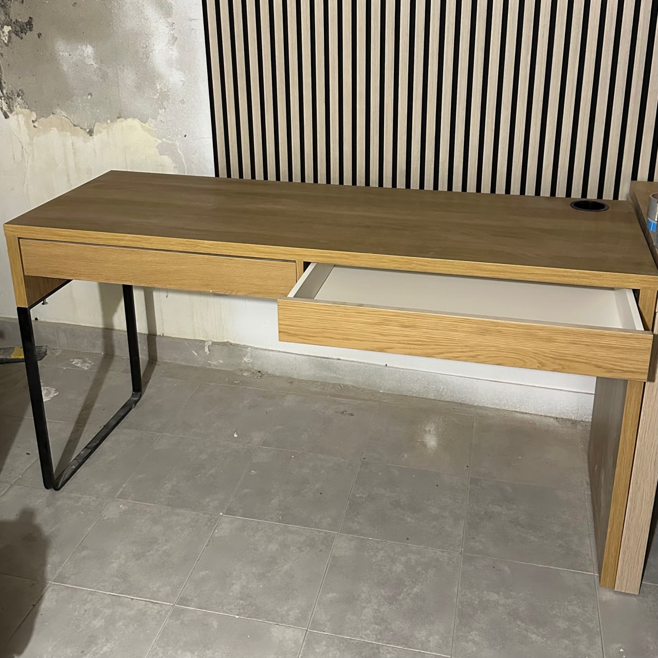 Ikea MICKE table