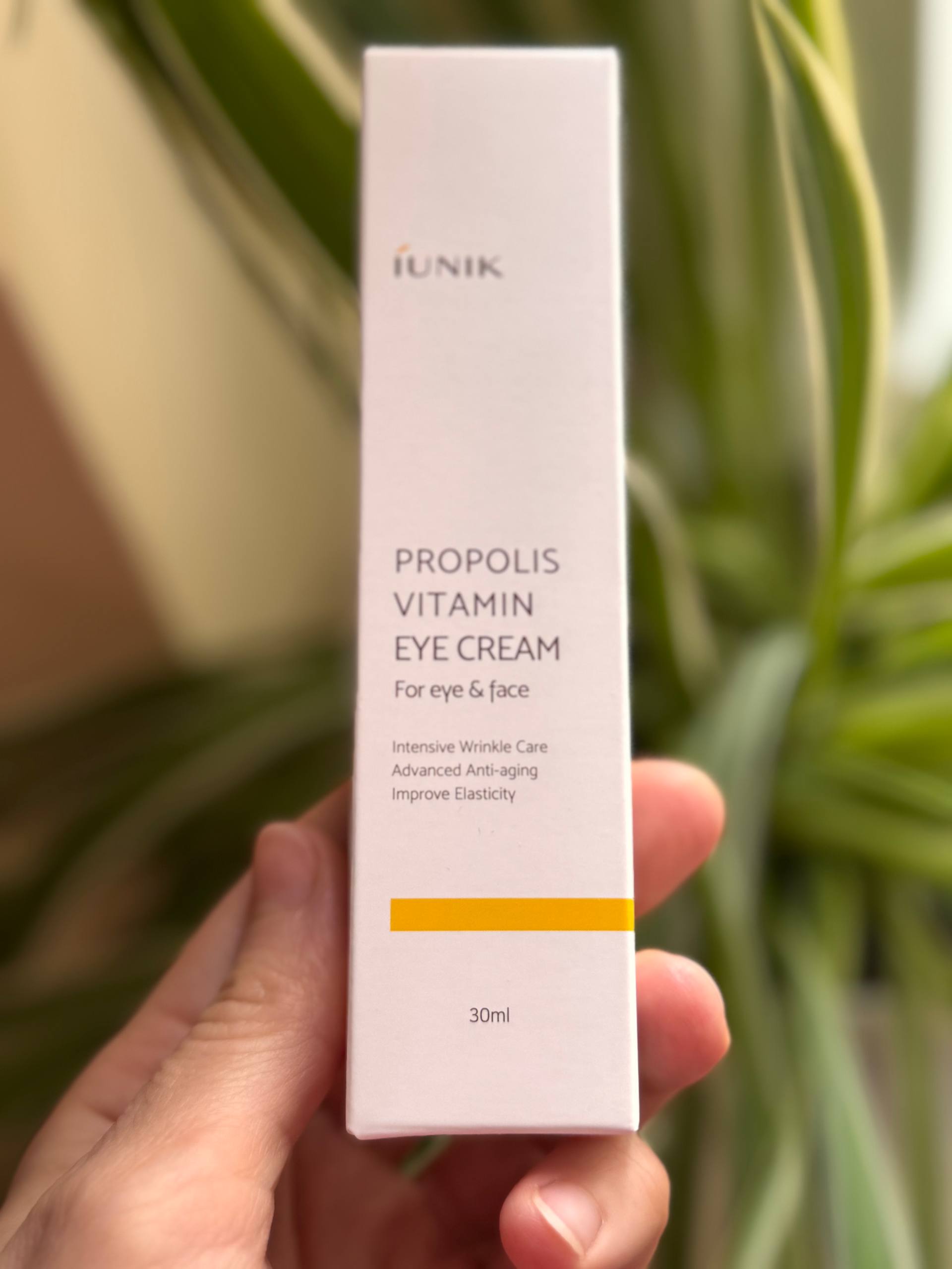 Витаминный крем для кожи вокруг глаз Propolis Vitamin Eye Cream