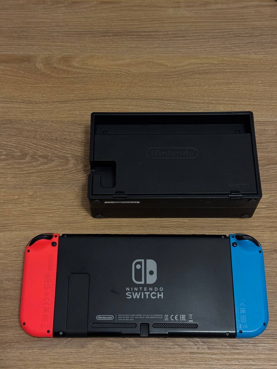Nintendo Switch V2 HAC-001(-01) photo 2