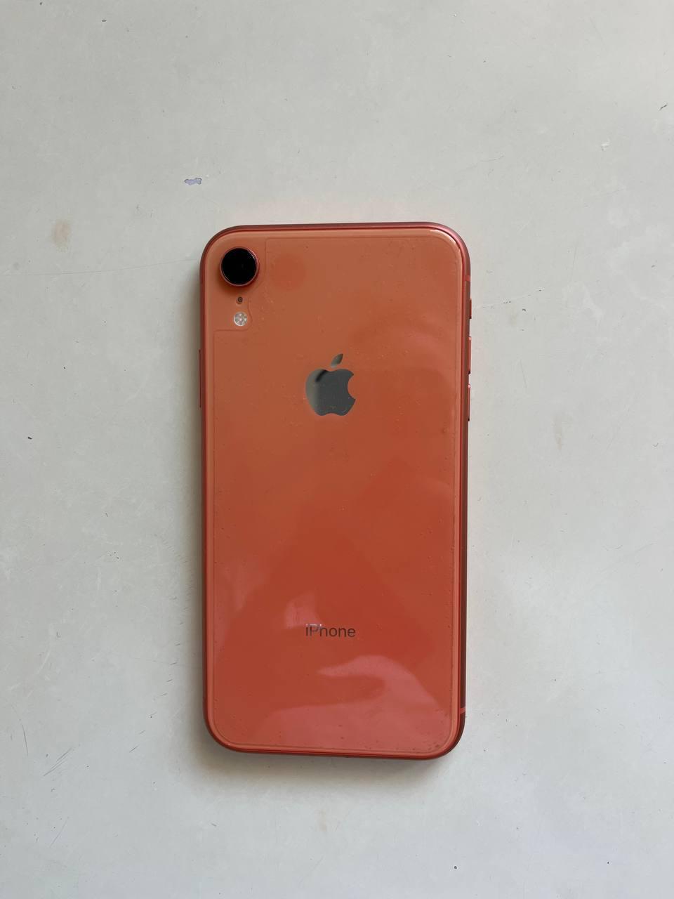 iPhone 10 XR photo 2
