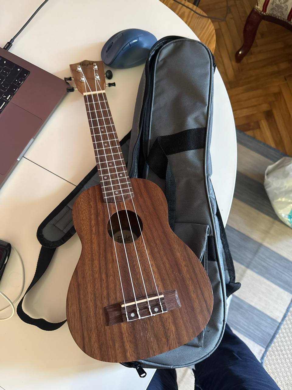укулеле Flight HUS200 NA