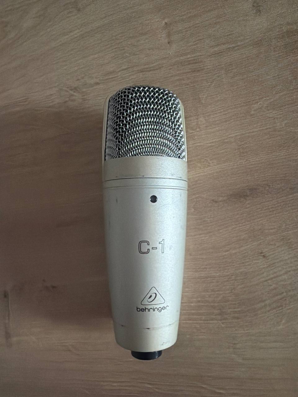 Behringer C-1