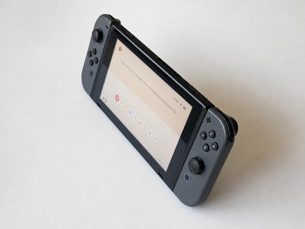 Nintendo Switch V2 photo 2