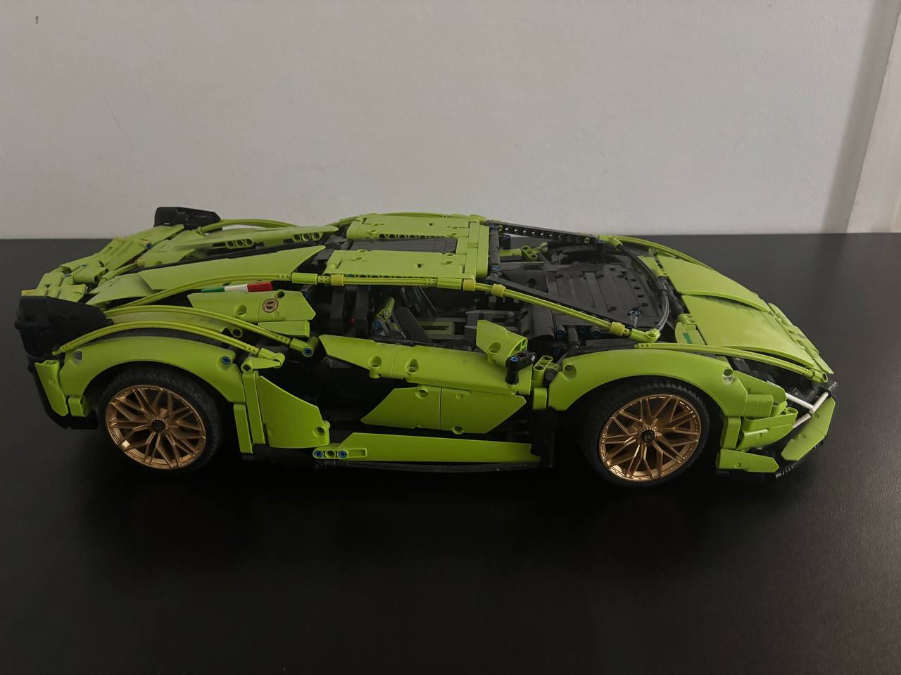 LEGO Technic суперкар (зелёный)