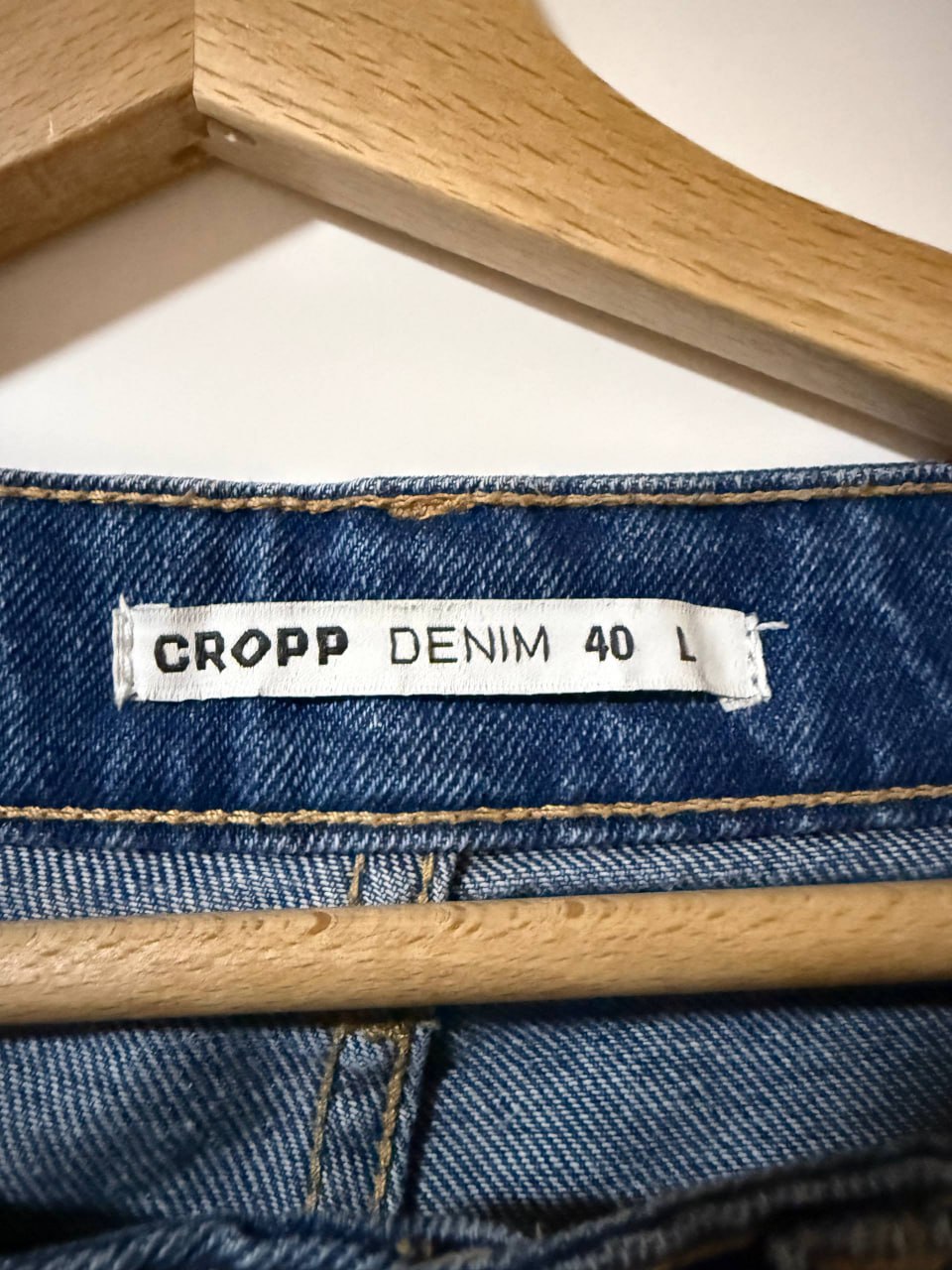Džinsovski Cropp mom fit