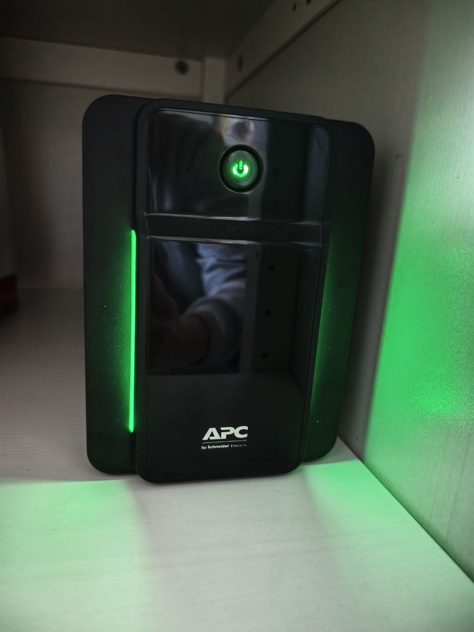 APC UPS BX750MI-GR photo 2