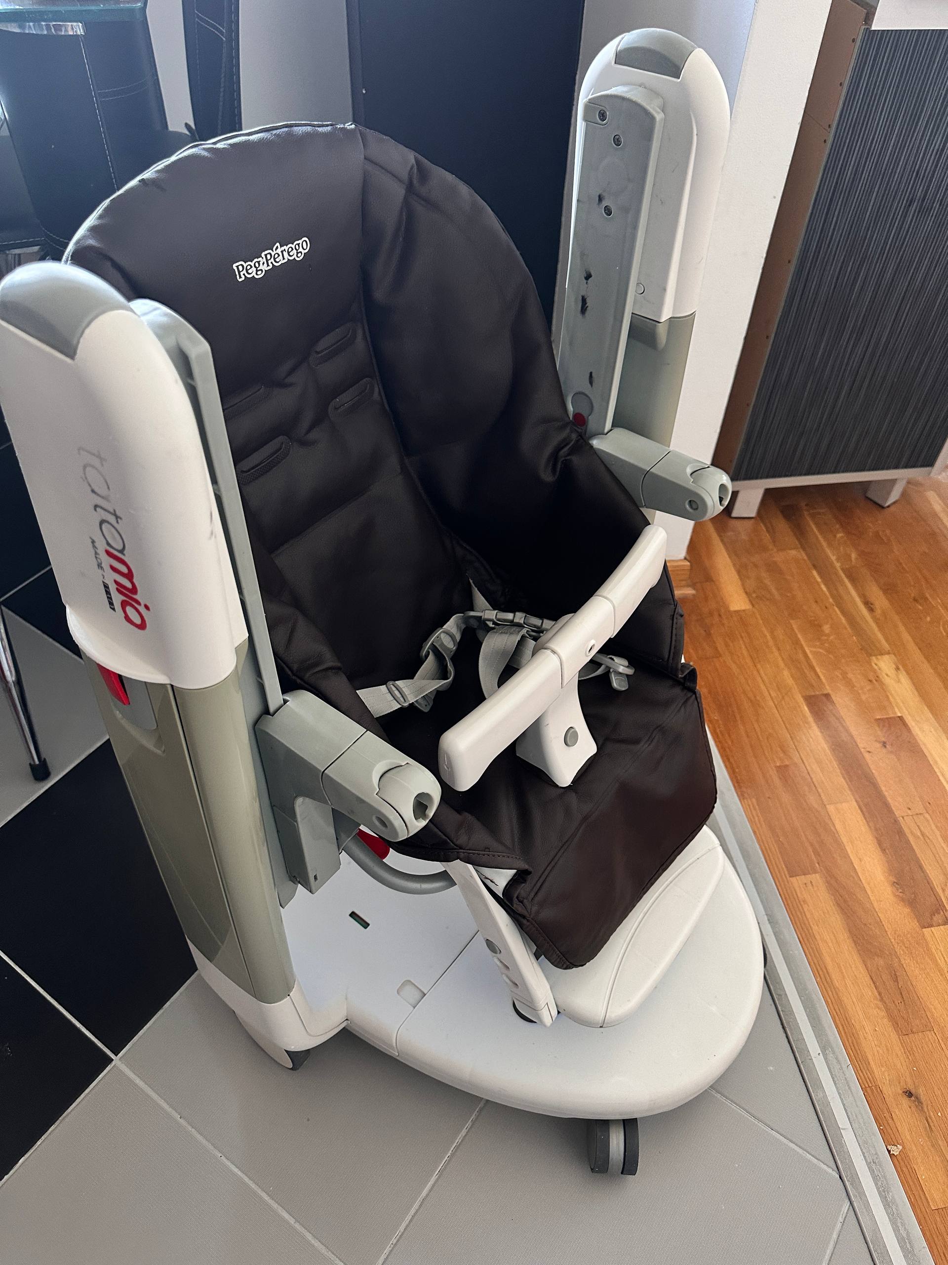 Children's Peg Perego Tatamia transformer chair